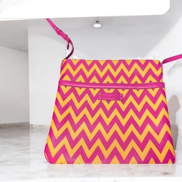 Vera Bradley handbag with strap - Picture 3 of 8